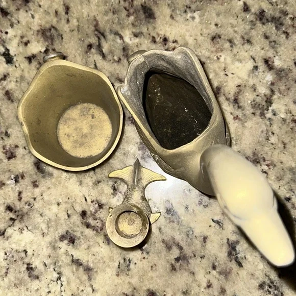 three metal interior items - Picture 4 of 10